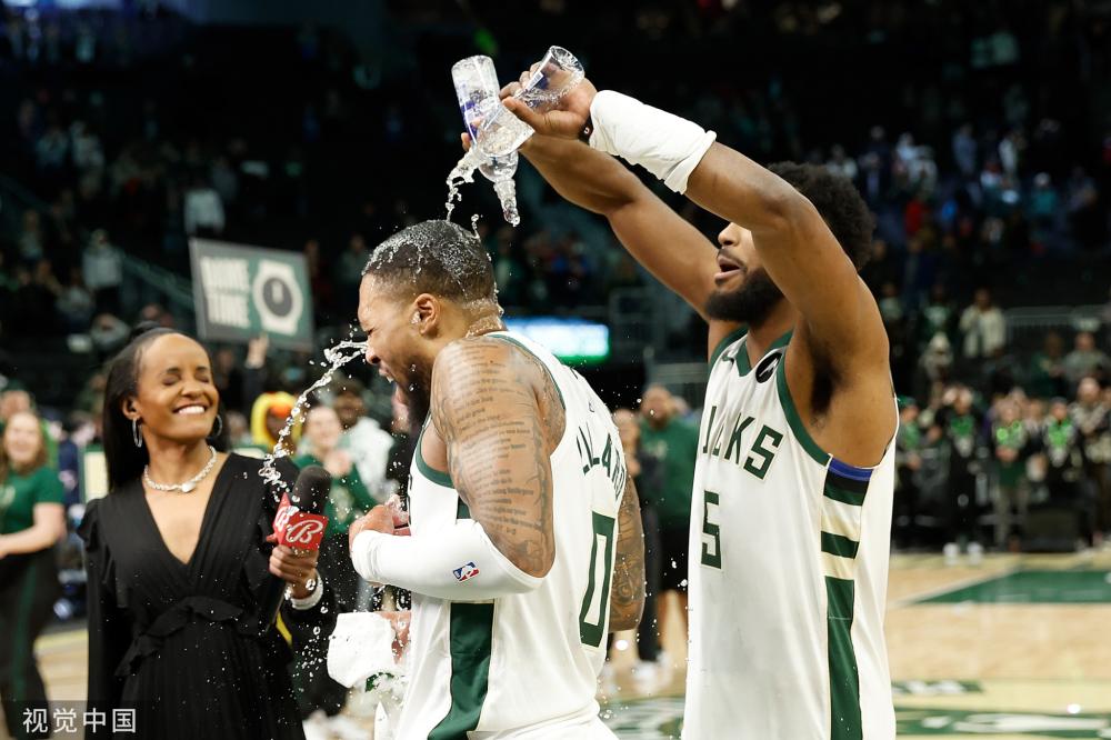 湖人以集体 湖人以集体